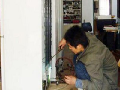 冰箱黑屏了怎么回事啊