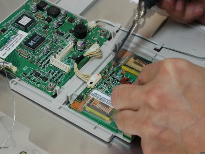 電視發(fā)綠色怎么回事