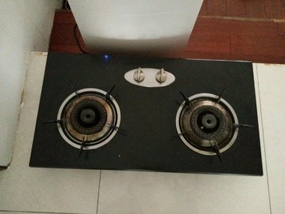 萬和燃?xì)庠铑^怎么拆開