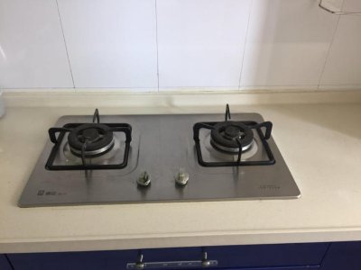 燃氣灶放電針如何更換