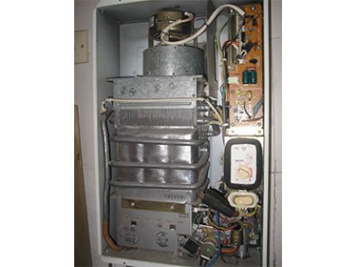 熱水器風機電源故障如何