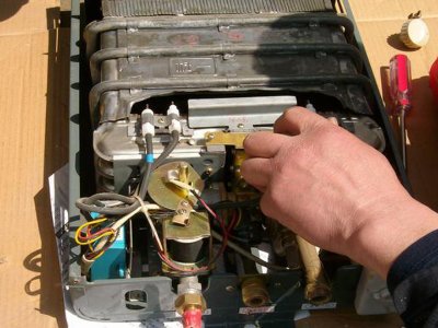 電熱水器顯示故障E4如何處理