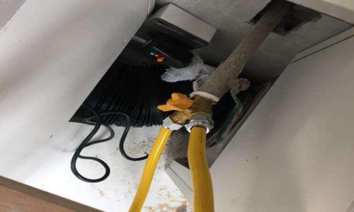 油煙機(jī)插電不通電怎么修理