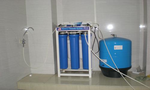 廚房水槽凈水器漏水怎么辦