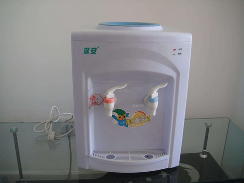 墻上智能飲水機(jī)怎么安裝