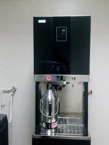 壁掛式飲水機滴水怎么回事