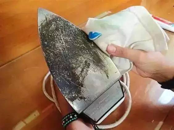 電熨斗底板怎么清洗