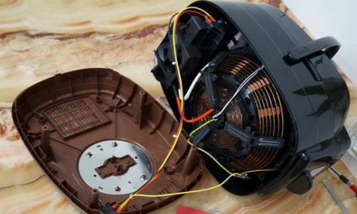 乳膠漆刷上一個(gè)屋里沒有暖氣房頂有霜雪