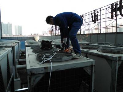 美的冰箱老是咚咚咚響怎么回事