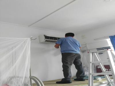 打印機為什么打印來邊是黑的 