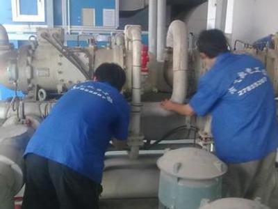 彩色打印機太久沒用了,發現打出來字歪歪扭扭,彩色顏色不對