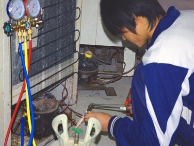 冰柜工作時(shí)停機(jī)抖動(dòng)怎么回事